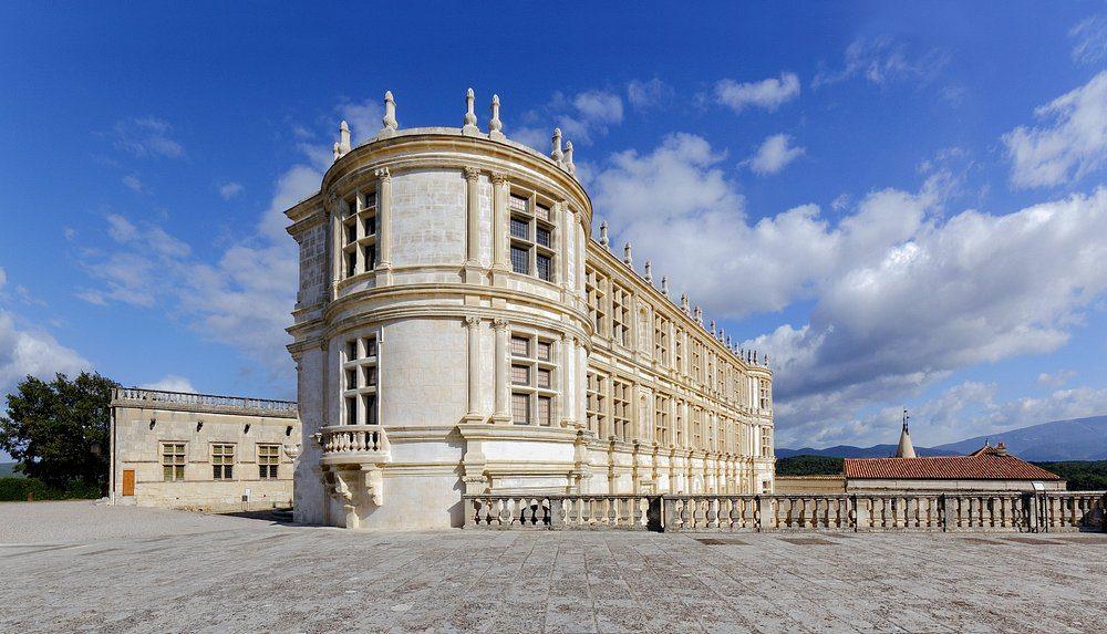7 Tips Bij Een Regenachtige Dag in de Drôme 2 chateau de grignan