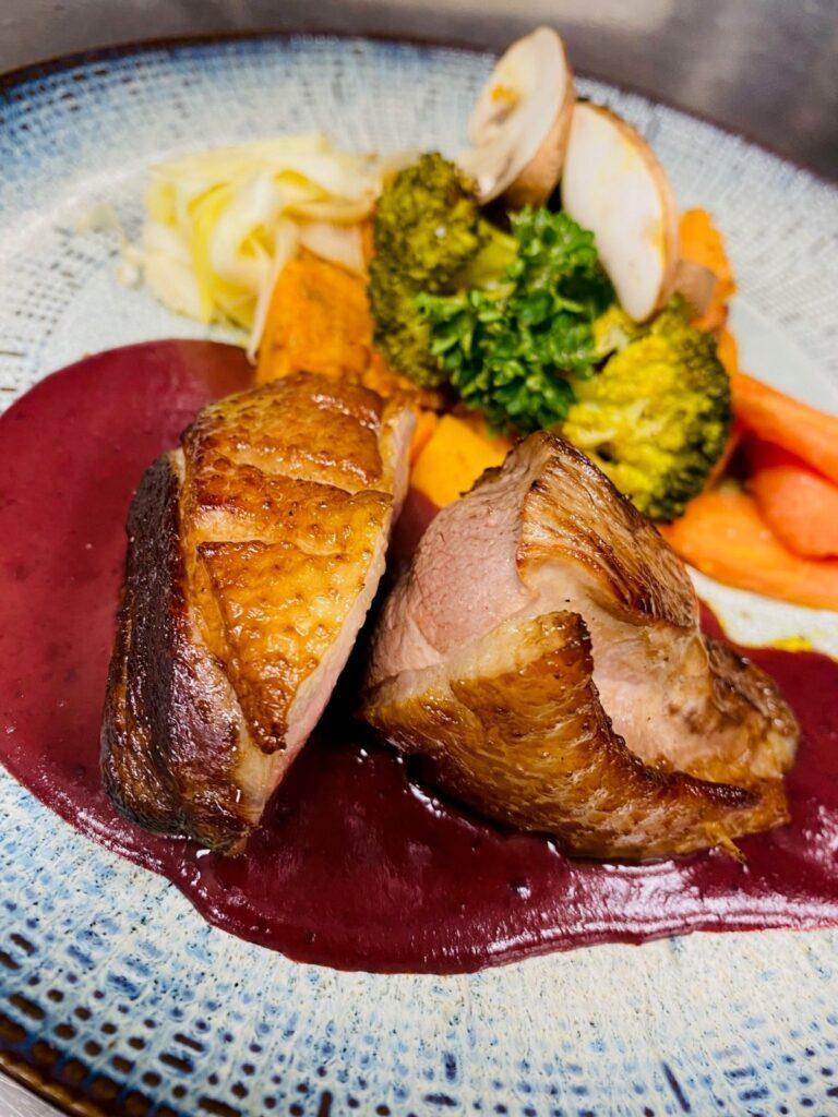 La Salle à Manger in Crest: Gastronomisch Genieten op het Sfeervolle Terras 2 Bord