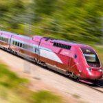 Hoge snelheidstrein in beweging