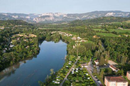 Ontdek Camping Côté Vercors in Saint-Nazaire-en-Royans: De Poort naar de Alpen 3 Overzichtsfoto 1